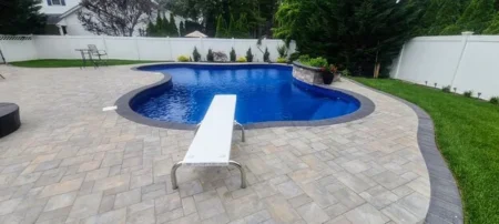 paver driveway made in 3 size paver with a decorative apron